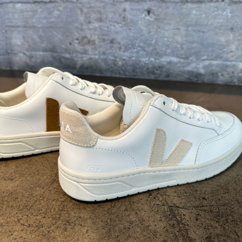 Vente de chaussures Veja V-12 Leather pour femme à Paris 16ème