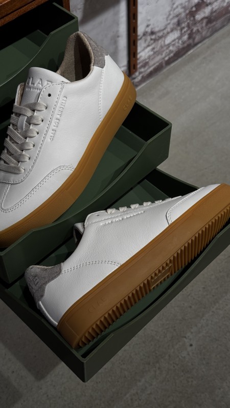 Où trouver des baskets clae pour femme à Paris 16 ?