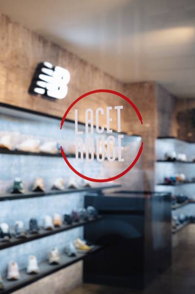 Lacet Rouge, votre magasin de chaussures pour homme, femme et enfant à Paris 75
