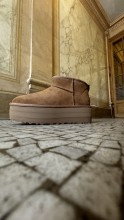 Notre zone d'activité pour ce service Trouver des sneakers femme tendance et stylées, avec des options pour tous les goûts et des conseils de mode pour chaque saison